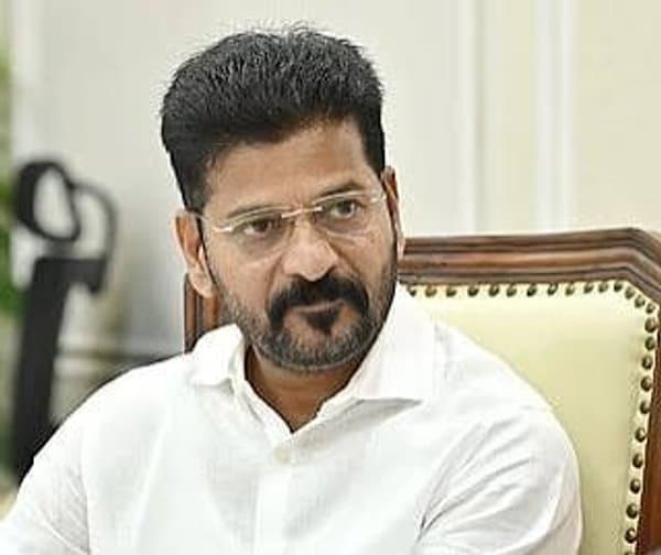 సీఎం చొరవ: 24 గంటల్లోనే పేద విద్యార్థినికి ఇల్లు