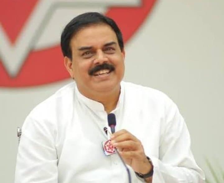 రేషన్ షాపుల్లో ‘మీ మార్ట్‌’లు: మనోహర్ 