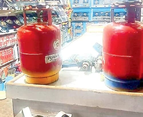 రాయితీపై తెచ్చేసి.. అక్రమంగా దోచేసి