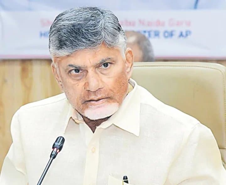డీఎస్సీపై చంద్రబాబు ఘాటు విమర్శ