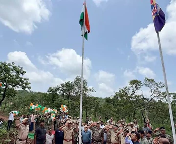 కర్రెగుట్టల్లో శాంతి: డీజీపీ