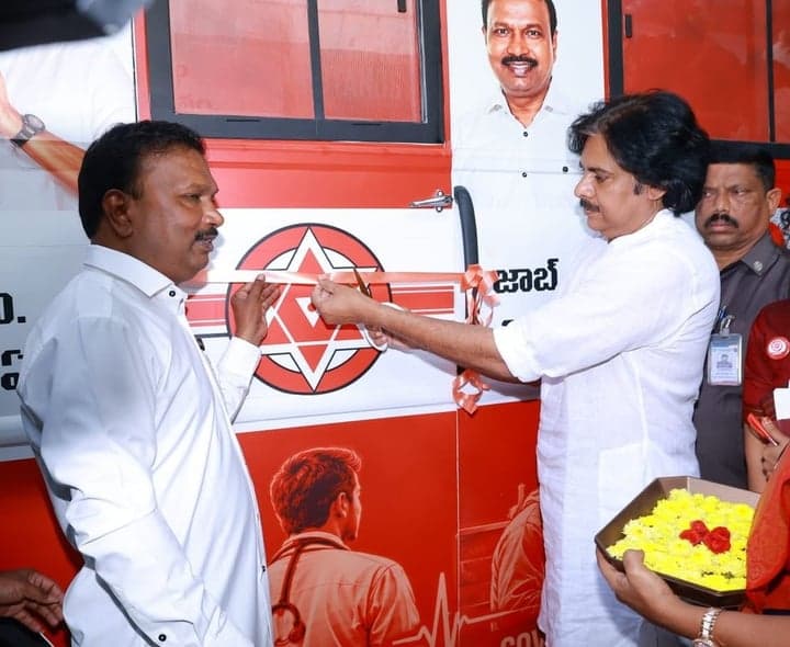 పట్టభద్రుల ఎమ్మెల్సీ ప్రచార రథాన్ని ప్రారంభించిన పవన్ కల్యాణ్