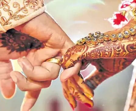 ప్రేమ వివాహం.. ఇల్లు ధ్వంసం