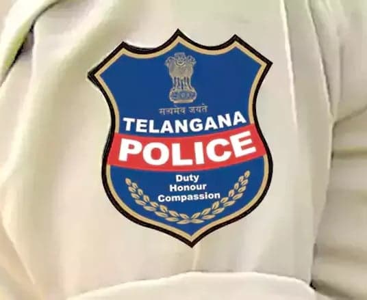 మొబైల్, బంగారం కాజేసిన కానిస్టేబుల్ అరెస్ట్