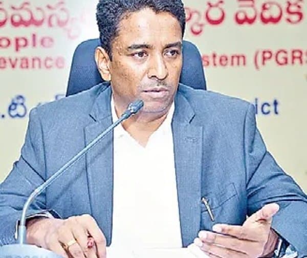 ఓటు పత్రాలు తిరిగివ్వాల్సిందే: కలెక్టర్ లక్ష్మీశ