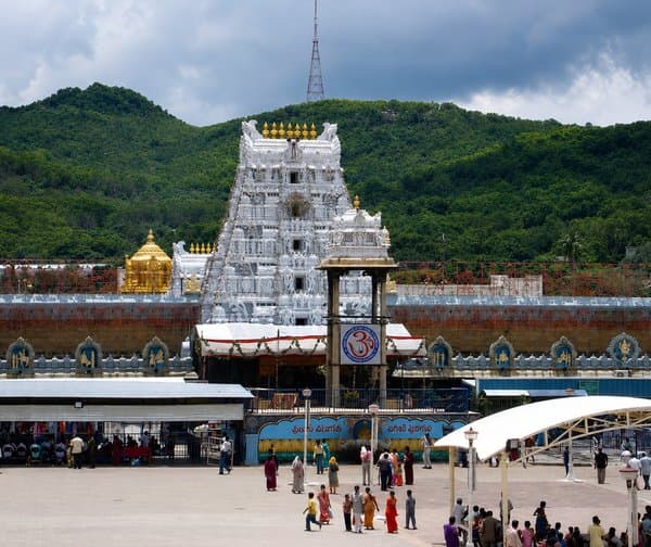 శ్రీవారి సర్వదర్శనానికి 14 గంటలు - Udayam Digital