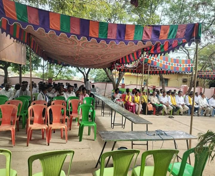 అభ్యర్థుల మధ్య ముళ్లకంచె