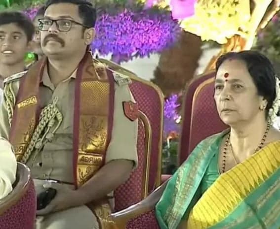లోక్‌భవన్‌లో బతుకమ్మ వేడుకలు