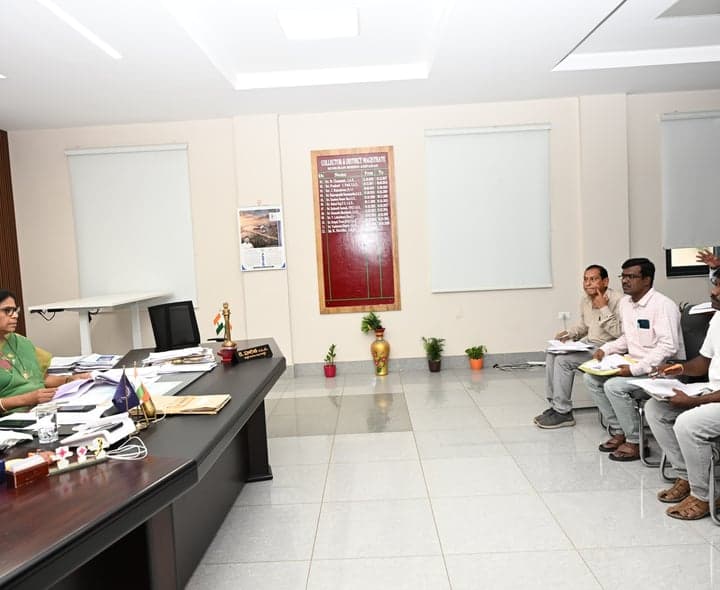 పాఠశాల అభివృద్ధి పనులపై సమీక్ష - gallery image 2