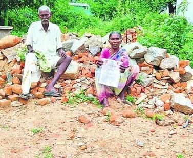 ఇందిరమ్మ ఇల్లు రాలేదంటూ ఆవేదన