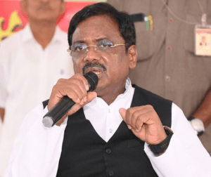 సమాజ చైతన్యంలో జర్నలిస్టుల పాత్ర కీలకం: మంత్రి వివేక్ - Udayam Digital