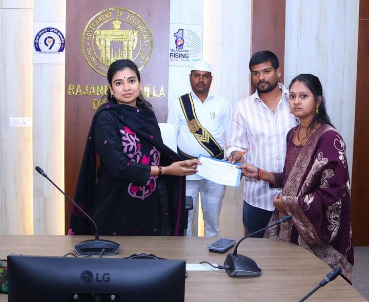 కులాంతర వివాహ ప్రోత్సాహక బాండ్లు పంపిణీ - gallery image 2