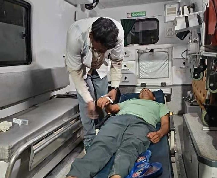 రైలులో ప్రయాణికుడికి పక్షవాతం