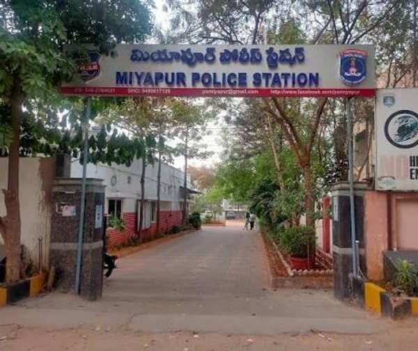 మియాపూర్‌లో భర్త దారుణ హత్య!