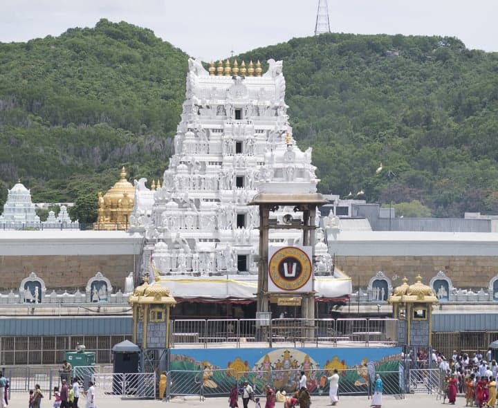 రేపు శ్రీవారి ప్రత్యేక దర్శనం టికెట్లు విడుదల