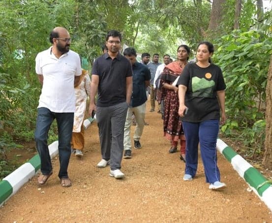 మూసాపేట సర్కిల్‌లో అభివృద్ధి పనులను పరిశీలించిన కమిషనర్