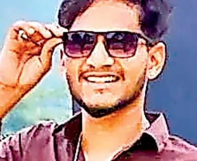 విశాఖలో బీటెక్‌ విద్యార్థి - Udayam
