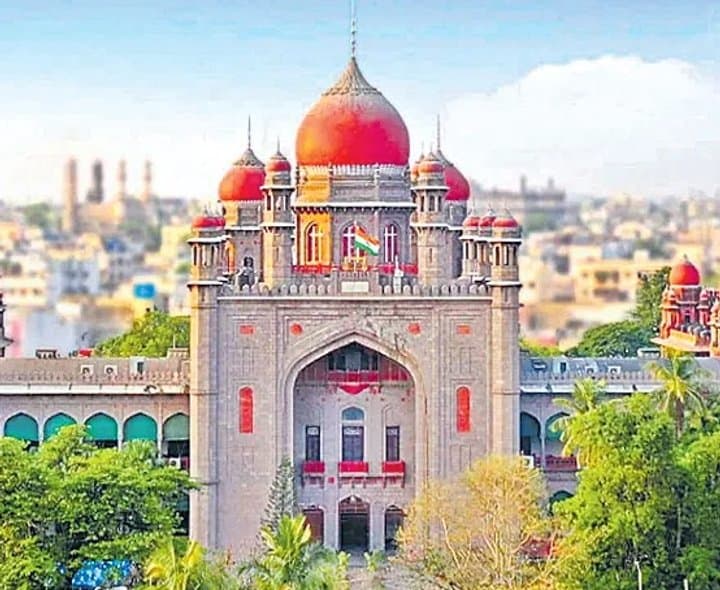 హైడ్రా కమిషనర్‌పై హెచ్‌సీ ఫైర్