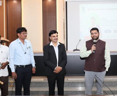ఉపాధ్యాయులు స్పోకెన్ ఇంగ్లీష్ నైపుణ్యాలు పెంచుకోవాలి: కలెక్టర్ 