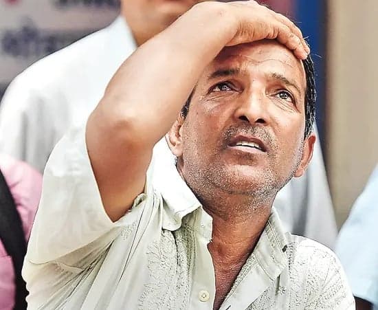 దేశీయ స్టాక్‌ మార్కెట్లలో భారీ పతనం