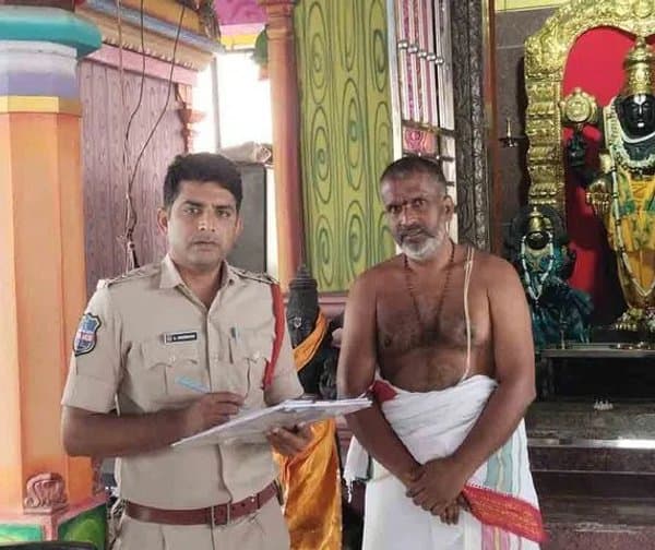 నిజామాబాద్‌  ఆలయంలో చోరీ యత్నం - Udayam Digital