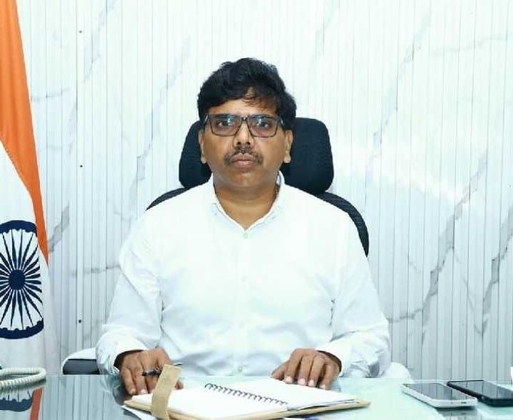 డబ్బులు డిమాండ్ చేసిన ఏఈపై వేటు