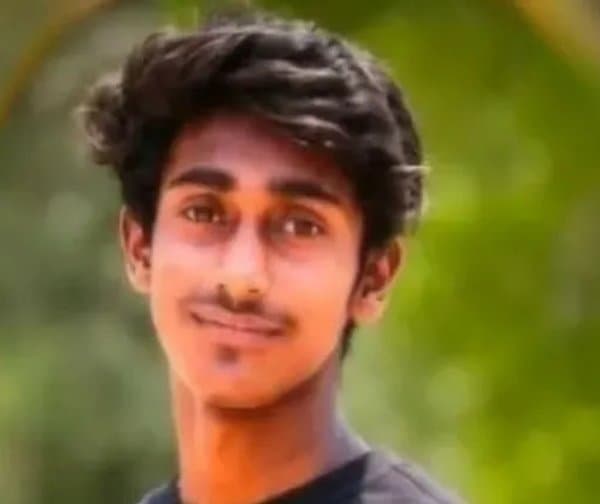 రోడ్డు ప్రమాదంలో యువకుడు మృతి