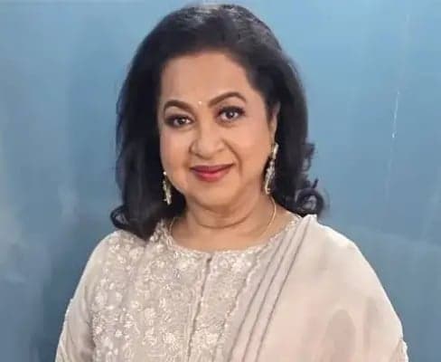 యూట్యూబర్లపై నటి రాధిక ఫైర్‌