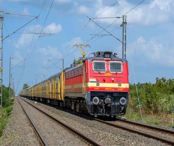 ఈస్ట్ కోస్ట్ రైల్వేలో 'కవచ్' వ్యవస్థ ఏర్పాటుకు ఆమోదం