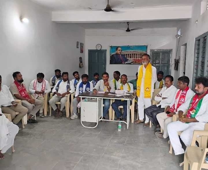 చేనేత సొసైటీలపై సెప్టెంబర్‌లో మహాధర్నా - Udayam