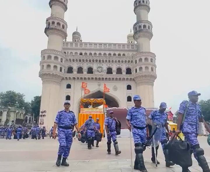 చార్మినార్‌ వద్ద భారీ పోలీస్‌ బందోబస్తు - Udayam