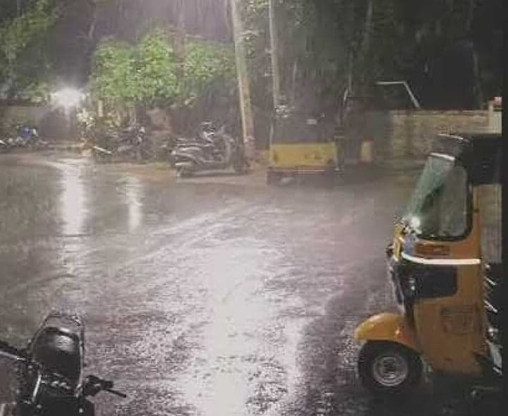కర్నూలులో చిరుజల్లులు.. రైతుల్లో ఆశలు - Udayam