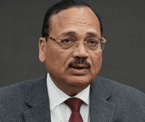 సుప్రీం రిజిస్ట్రీపై సీజేఐ నిప్పులు: ఆ లోపం వెనుక అసలు కథ ఏంటి? - Udayam Digital