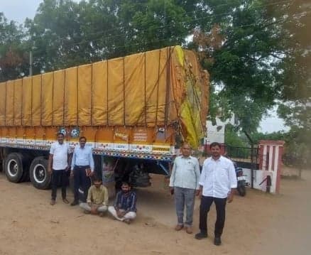 సింగారంలో 324 క్వింటాళ్ల రేషన్‌ బియ్యం
