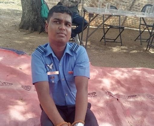 నకిలీ ఎయిర్‌ఫోర్స్ అధికారి అరెస్ట్