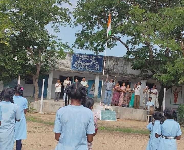 చీటూరులో ప్రజాపాలన దినోత్సవం - Udayam