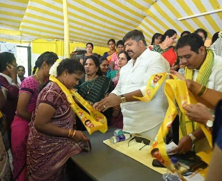 టీడీపీలో చేరిన 113 మంది మహిళలు - Udayam
