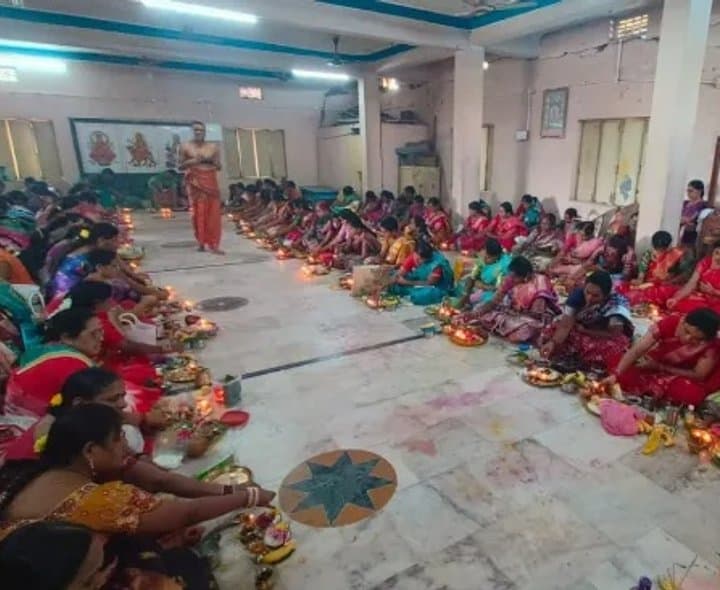 మంథని స్వయంభూ దేవాలయంలో వరలక్ష్మీ వ్రతాలు
