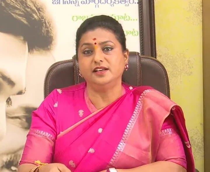 మహిళలకు చంద్రబాబు క్షమాపణ చెప్పాలి