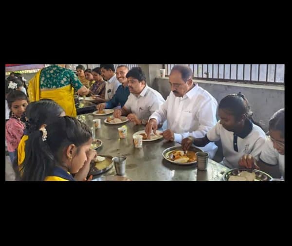 విద్యార్థులకు అల్పాహారం వరం