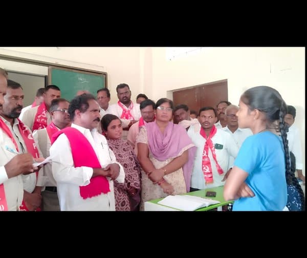 కేజీబీవీ సమస్యలపై సీపీఎం ఆందోళన