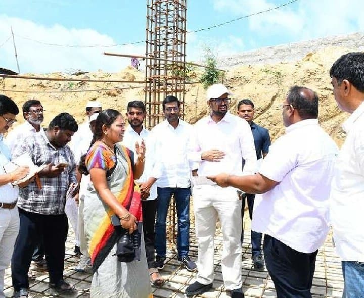 ఐటీ టవర్ పనులు వేగంగా పూర్తి చేయాలి: కలెక్టర్