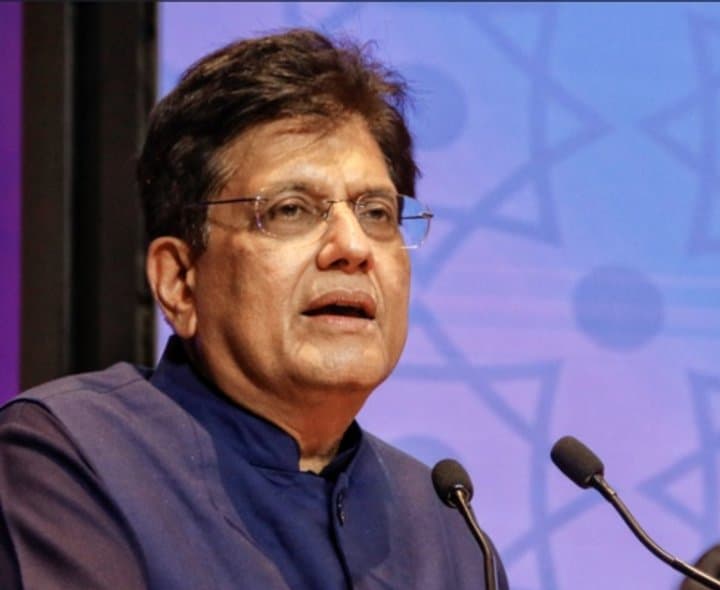 ఎగుమతుల్లో 15% వృద్ధి: కేంద్ర మంత్రి పీయూష్ గోయల్ - Udayam Digital