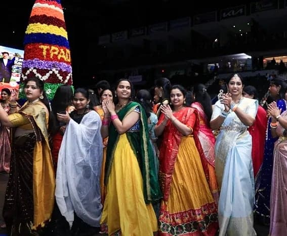 15 వేల మందితో బతుకమ్మ సంబరాలు