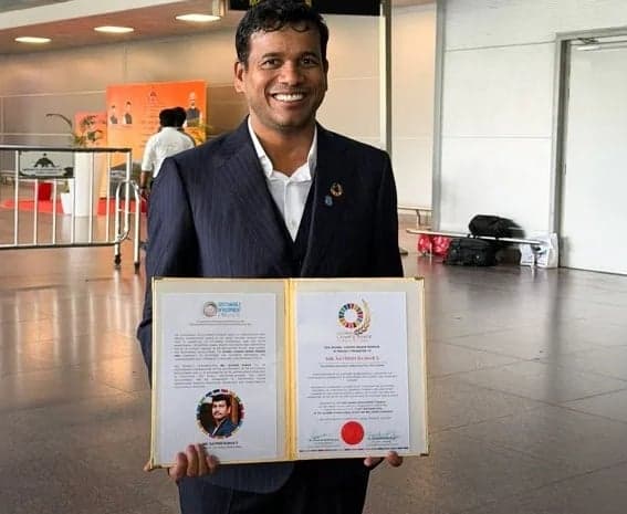 సతీష్‌ కుమార్‌కు గ్లోబల్‌ అవార్డు