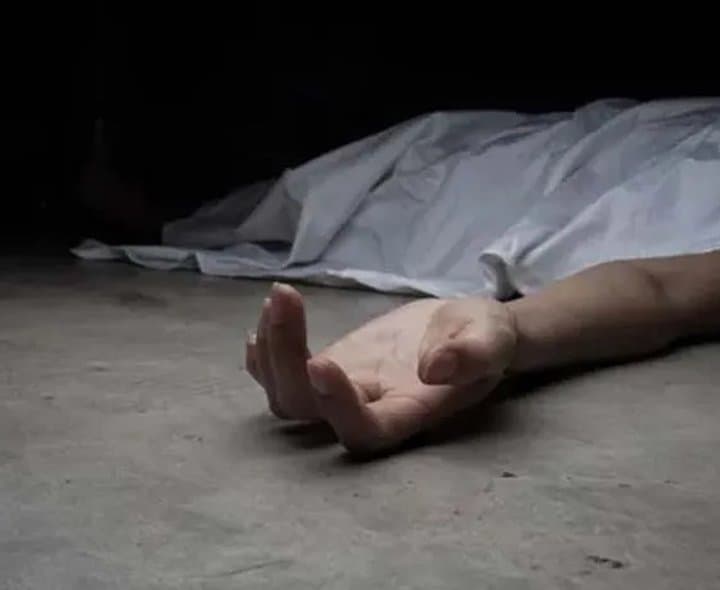 మార్కుల ఒత్తిడితో విద్యార్థి బలవన్మరణం