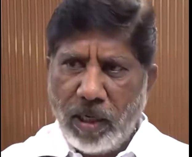 కాంగ్రెస్ కార్యకర్తలకు ప్రత్యేక రైళ్లు నిరాకరణపై భట్టి అభ్యంతరం