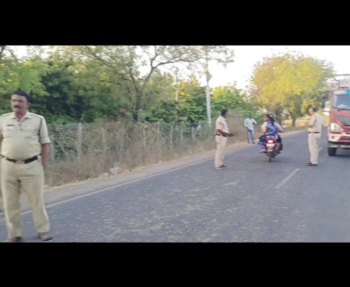 నార్పలలో పోలీసుల తనిఖీలు