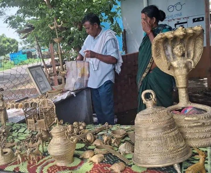 జైనురు మండలంలో ఓజ కళావృత్తుల పరిశీలన