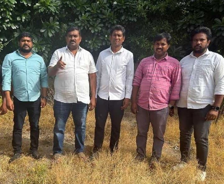 ఉద్యమకారులకు 250 గజాల స్థలాలు ఇవ్వాలి